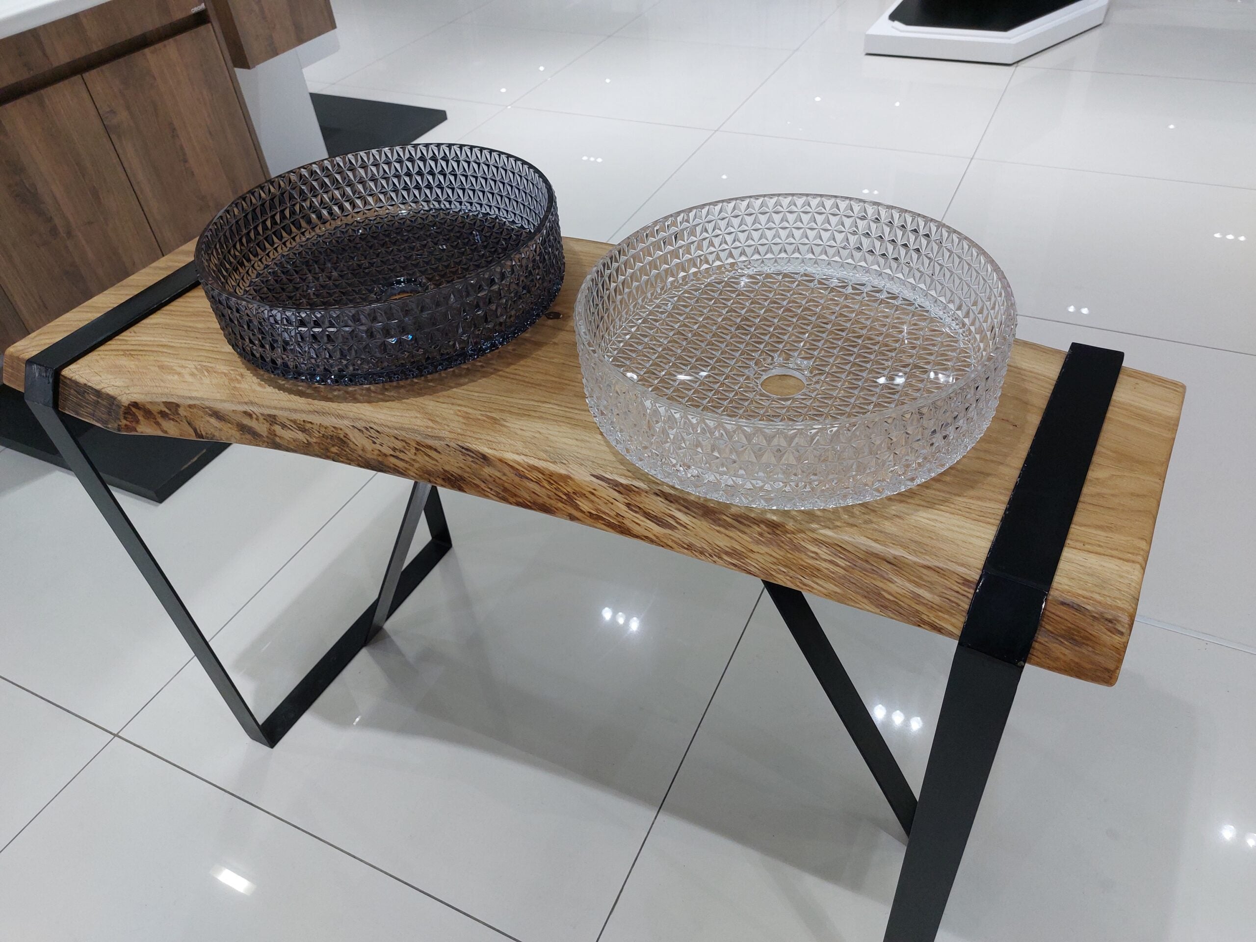 Gl 03 Black Φ40 (Νιπτηρας Γυαλινοσ)